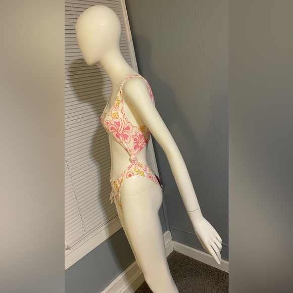 NWT Forever 21 Barbie Monokini One Piece Swimsuit Floral Flowers Size Small - Picture 2 of 14